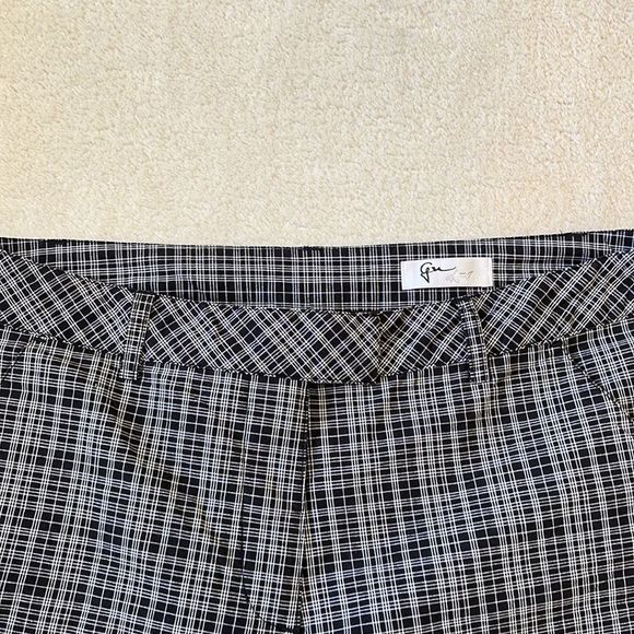 Greg Norman Women’s Golf Shorts Black & White Plaid Pockets Flat Front. … - Picture 4 of 9
